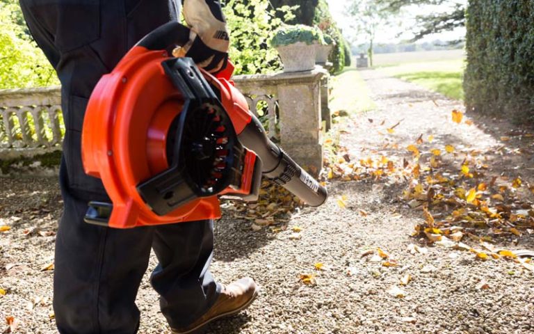 Leiser Akku-Bläser für lärmsensible Gegenden