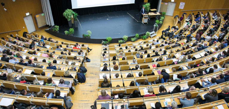 Fernstudium neben dem Beruf