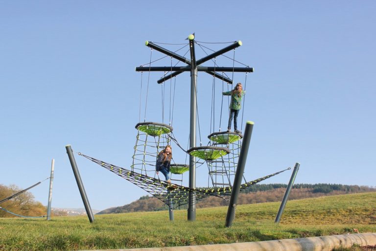 Mai: Vogelnestbaum „Laola“ von HUCK Seiltechnik