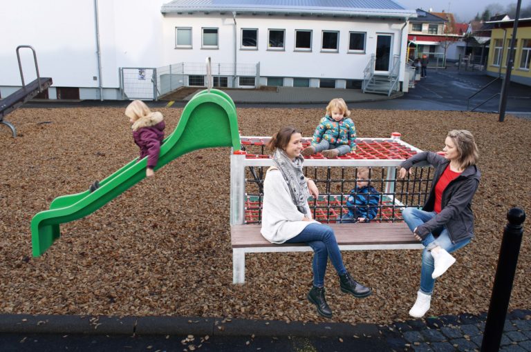 Mai: Kletter-Bank von Huck – Vielfalt auf dem Spielplatz