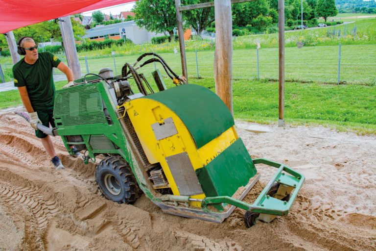 Oktober: Sandreinigung: Ein Austausch ist die schlechteste Alternative