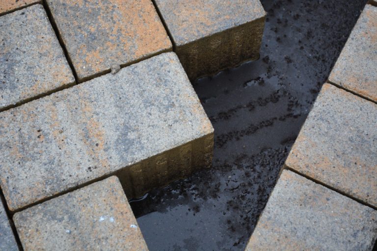 Bettungs- und Fugenmaterial: Pflaster nicht  auf Abwegen