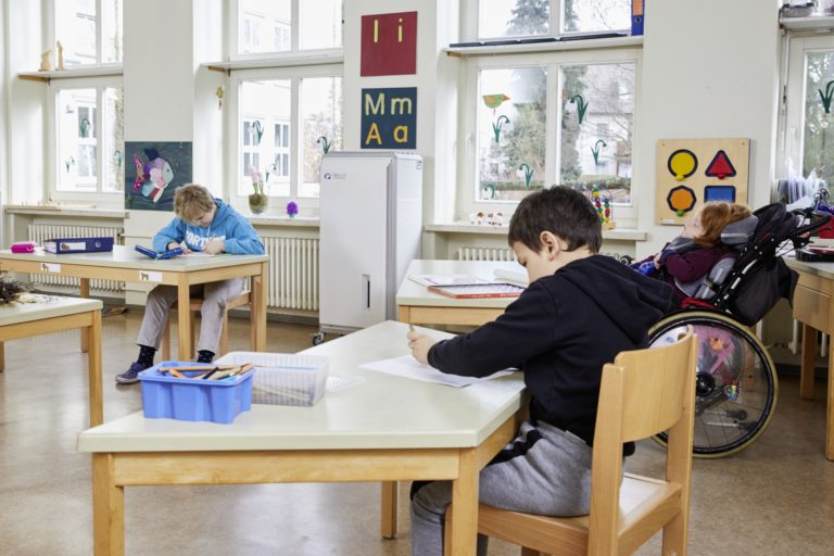 Luftreiniger in Schulen – jetzt von Förderung profitieren