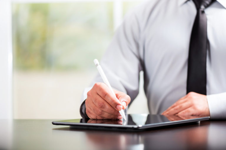 OZG-Leistungen einfach und sicher digital anbieten und bearbeiten: Governikus Lösungen für sichere Identitäten, elektronische Siegel und Signaturen