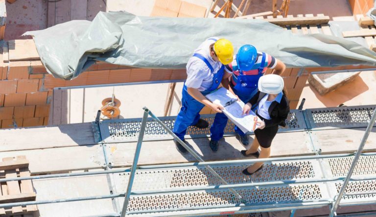 Baukonjunktur im Schlussquartal: Wohnungsbau stabilisiert sich, Straßenbau unter Vorjahresniveau