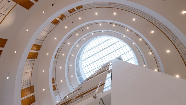 Downlight-Umrüstlösungen von Regiolux für den FAU Campus in Erlangen